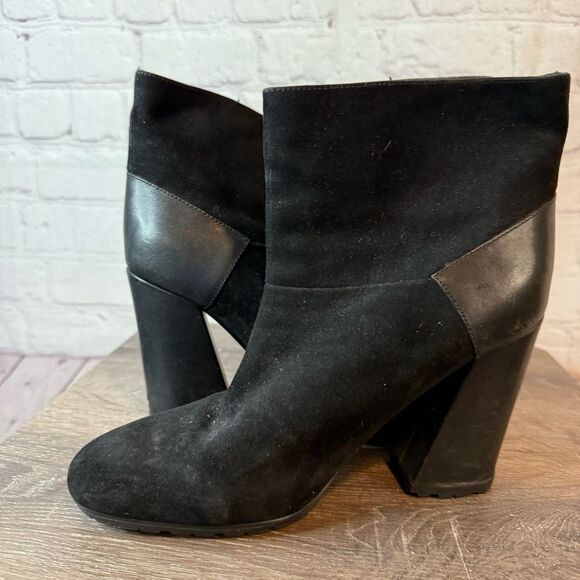 See By Chloe Velvet Black Chunky Heeled Boots - Picture 5 of 7